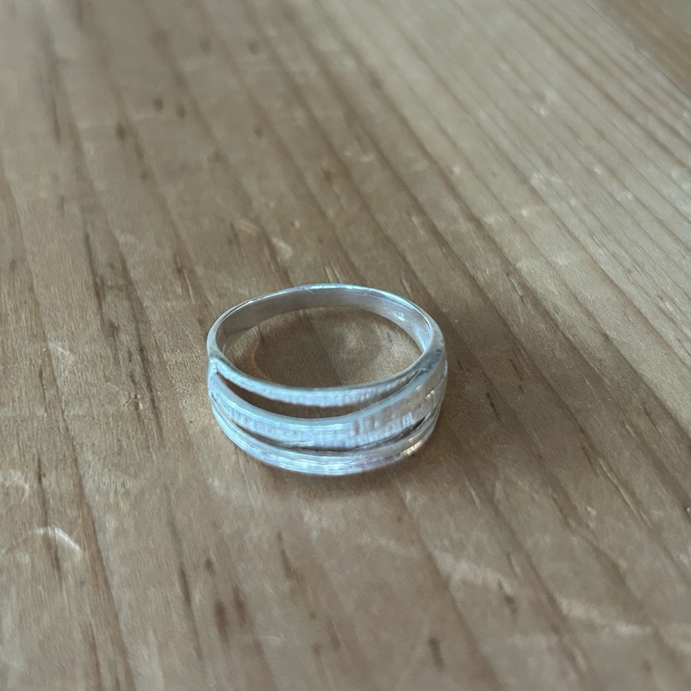 Stainless steel women's ring